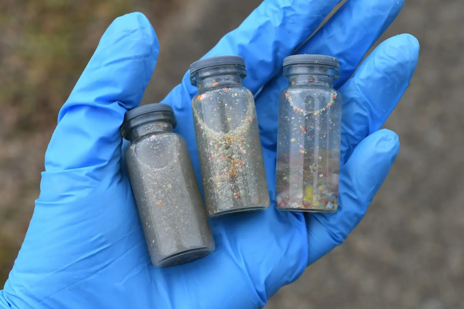 Scientists Discover Water‑Triggered Reactions That May Explain Microplastic Harm